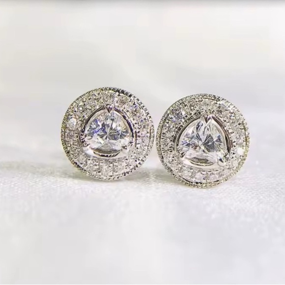 Jewelry - Elegant Silver Stud Earrings